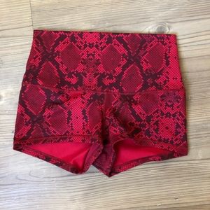 Lulu Lemon Short Size 8 Highwaisted